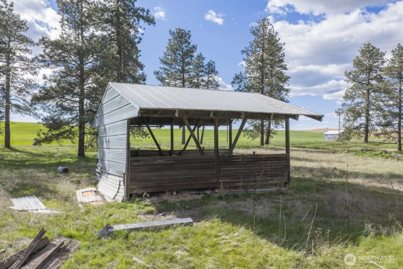 Property photo for 32312 North Pine Creek Road S, Spangle photo 14