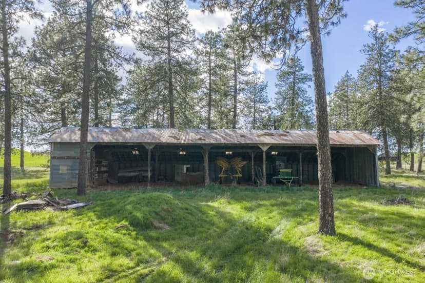 Property photo for 32312 North Pine Creek Road S, Spangle photo 13