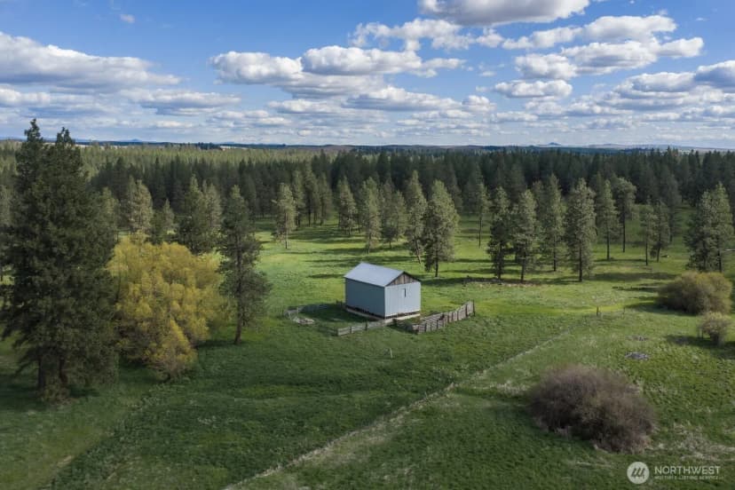 Property photo for 32312 North Pine Creek Road S, Spangle photo 18
