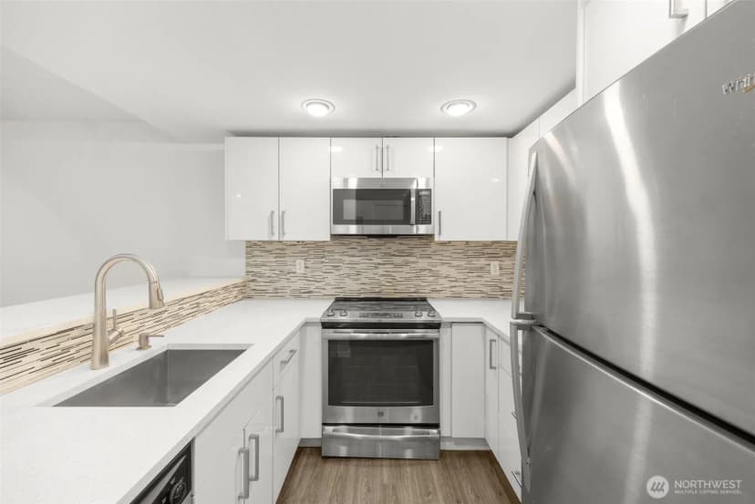 Property photo for 13717 Linden Avenue N #221, Seattle photo 9