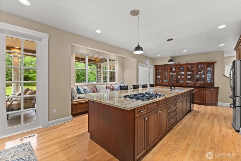 Property photo for 21410 Se 215th Street, Maple Valley photo 9