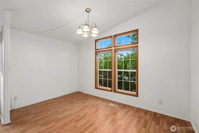Property photo for 337 Redwood Street, Enumclaw photo 17
