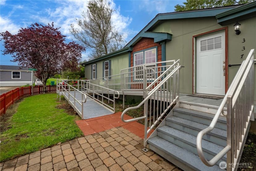 Property photo for 337 Redwood Street, Enumclaw photo 2