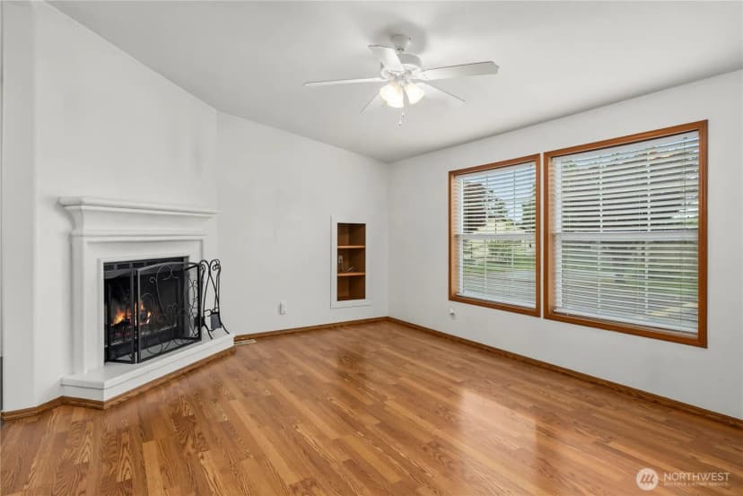 Property photo for 337 Redwood Street, Enumclaw photo 4