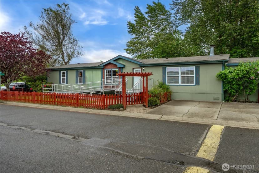 Property photo for 337 Redwood Street, Enumclaw