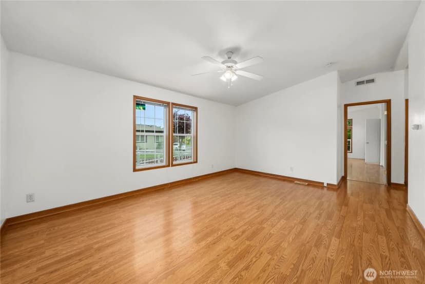 Property photo for 337 Redwood Street, Enumclaw photo 15