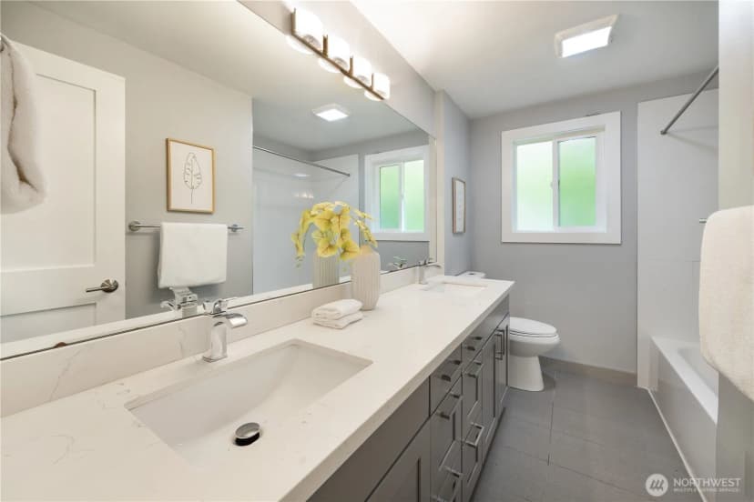 Property photo for 2412 160th Avenue Ne, Bellevue photo 22