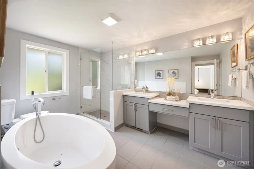 Property photo for 2412 160th Avenue Ne, Bellevue photo 17