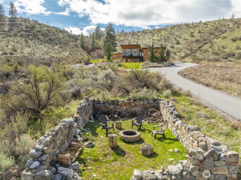Property photo for 111 Hawks Meadow Road, Chelan photo 4