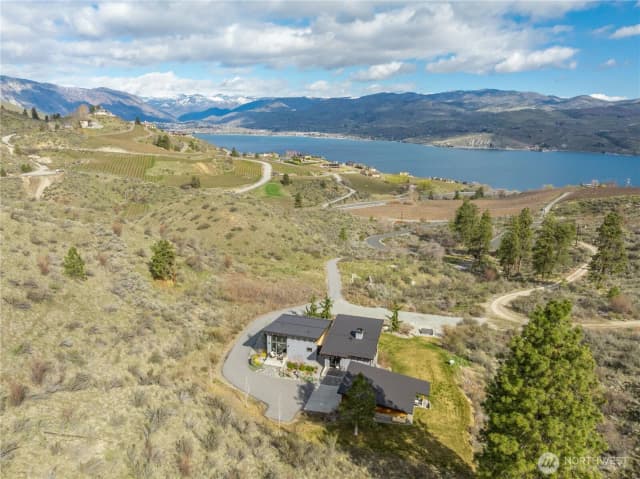 Property photo for 111 Hawks Meadow Road, Chelan photo 2