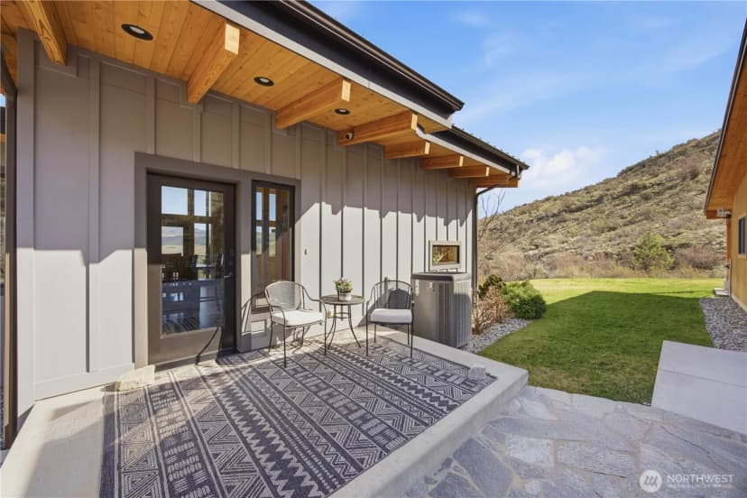 Property photo for 111 Hawks Meadow Road, Chelan photo 11
