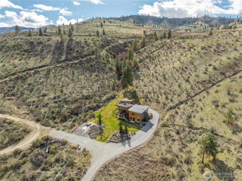 Property photo for 111 Hawks Meadow Road, Chelan photo 3