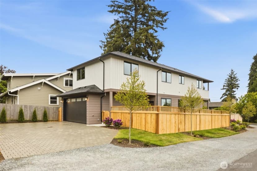 Property photo for 10202 44th Avenue Sw, Seattle photo 5