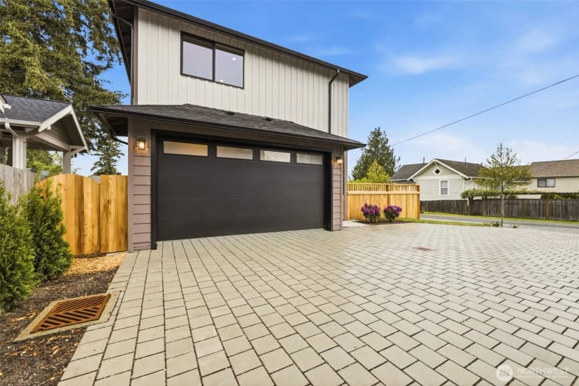 Property photo for 10202 44th Avenue Sw, Seattle photo 6