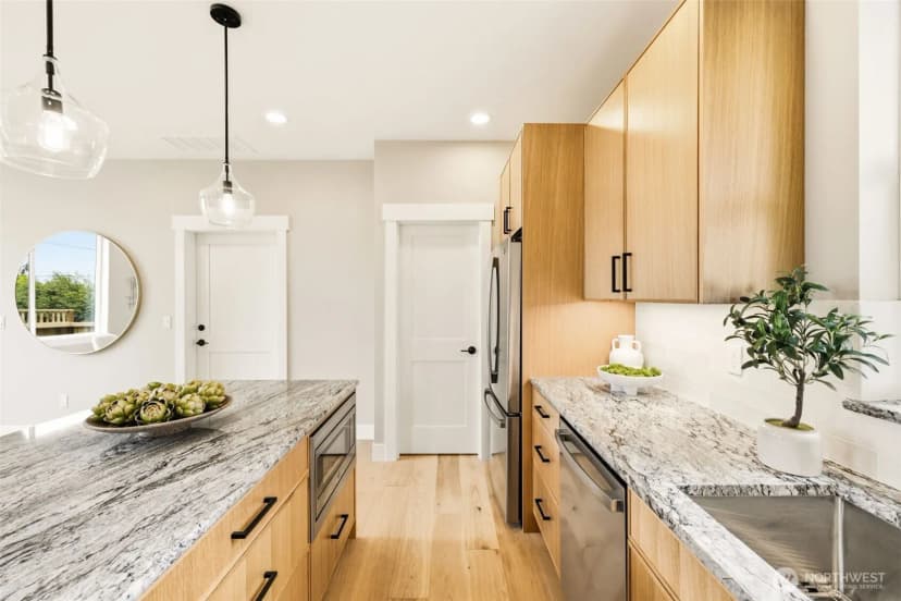 Property photo for 10202 44th Avenue Sw, Seattle photo 16