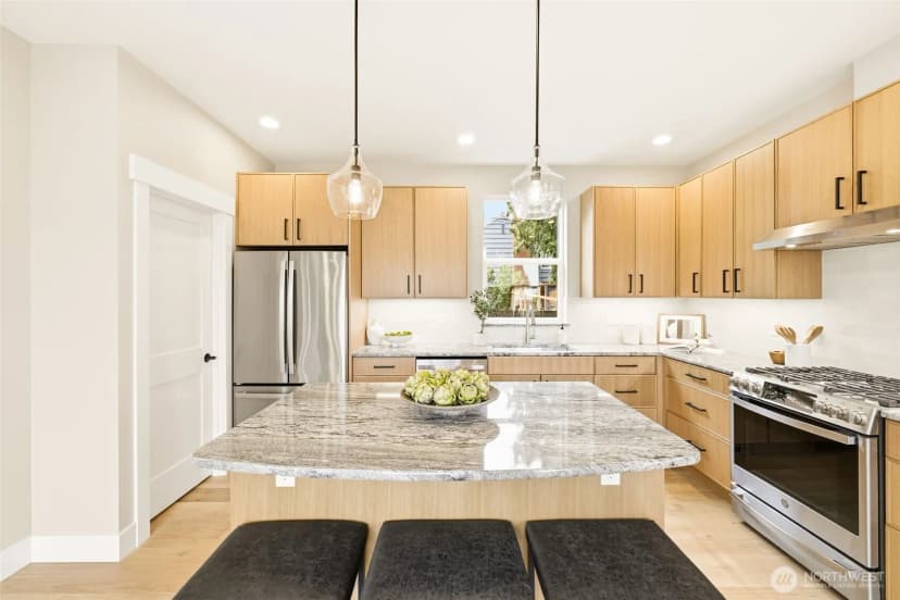 Property photo for 10202 44th Avenue Sw, Seattle photo 15