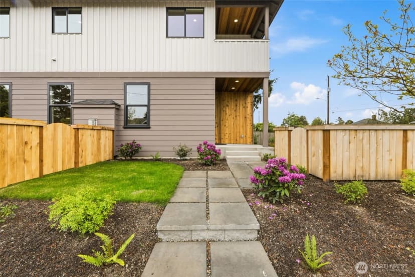 Property photo for 10202 44th Avenue Sw, Seattle photo 7