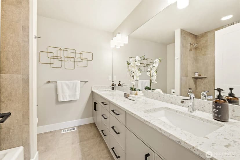 Property photo for 10202 44th Avenue Sw, Seattle photo 33