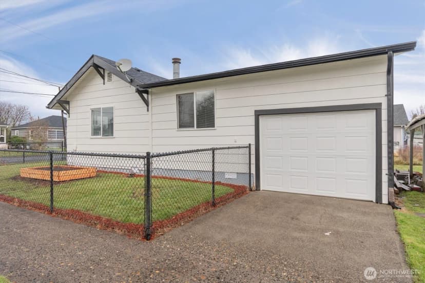 Property photo for 714 S 7th Avenue, Kelso photo 28