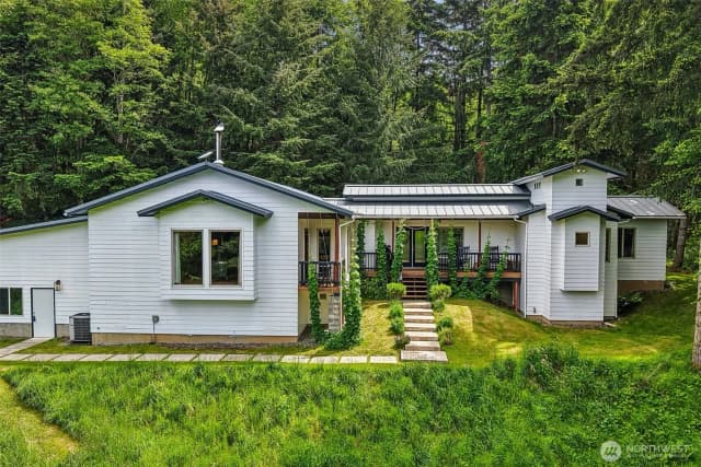 Property photo for 873 Mountain View Road, Kalama