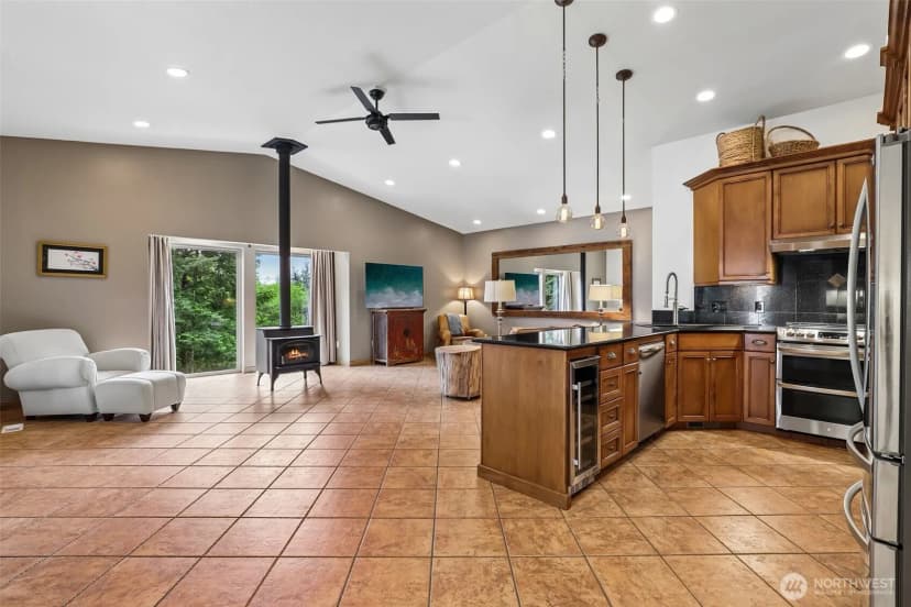 Property photo for 873 Mountain View Road, Kalama photo 15