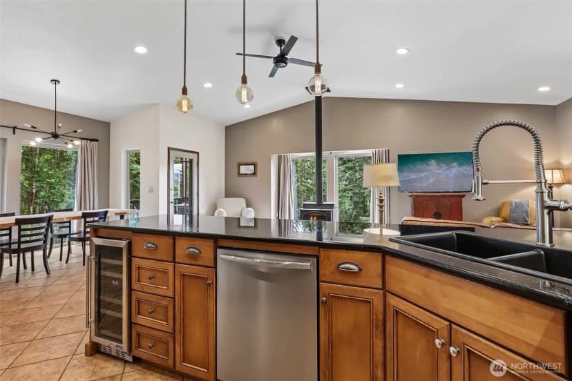 Property photo for 873 Mountain View Road, Kalama photo 17