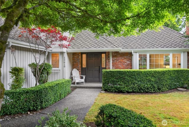 Property photo for 12610 Ne 68th Place, Kirkland photo 3