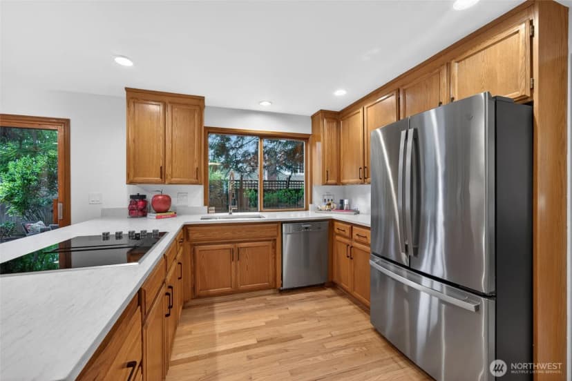 Property photo for 12610 Ne 68th Place, Kirkland photo 18