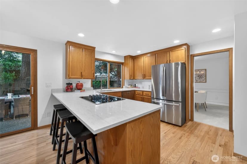 Property photo for 12610 Ne 68th Place, Kirkland photo 17