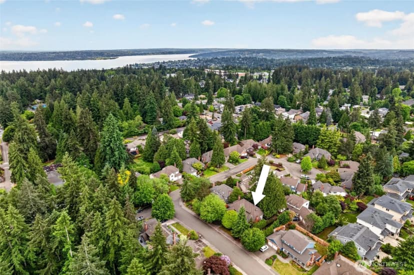 Property photo for 12610 Ne 68th Place, Kirkland photo 38