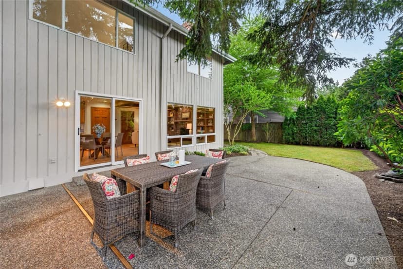 Property photo for 12610 Ne 68th Place, Kirkland photo 33
