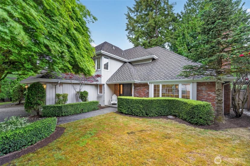 Property photo for 12610 Ne 68th Place, Kirkland
