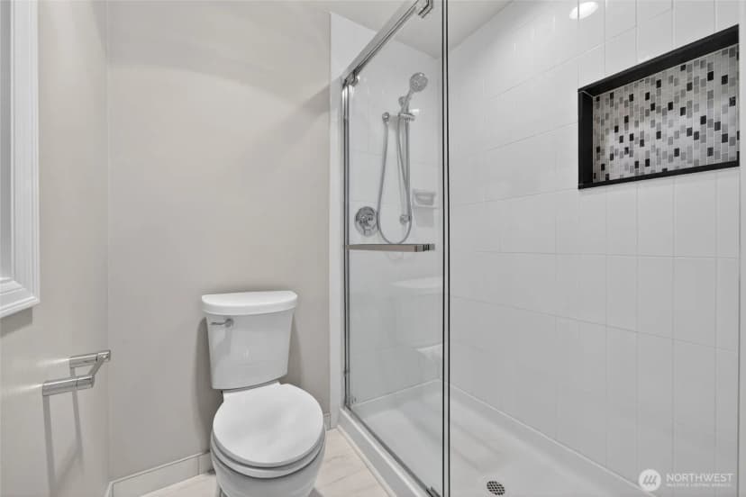 Property photo for 12610 Ne 68th Place, Kirkland photo 29