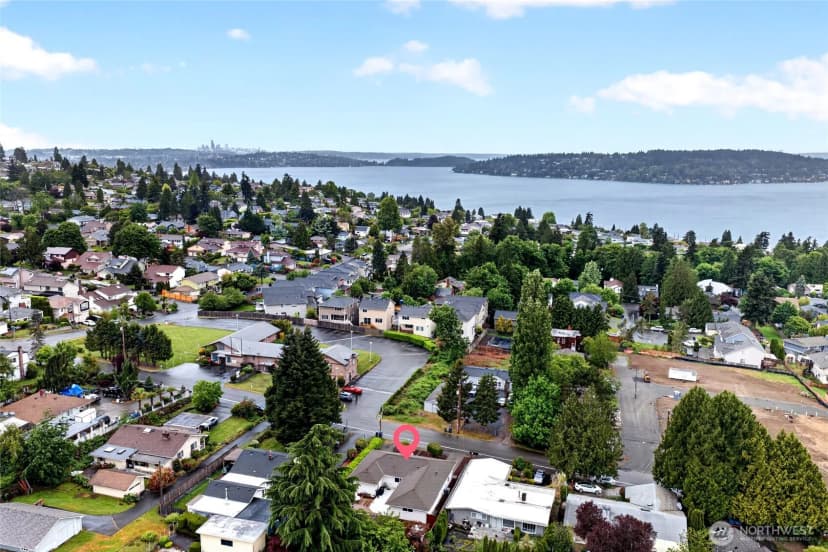 Property photo for 8035 S 116th Street, Seattle photo 5