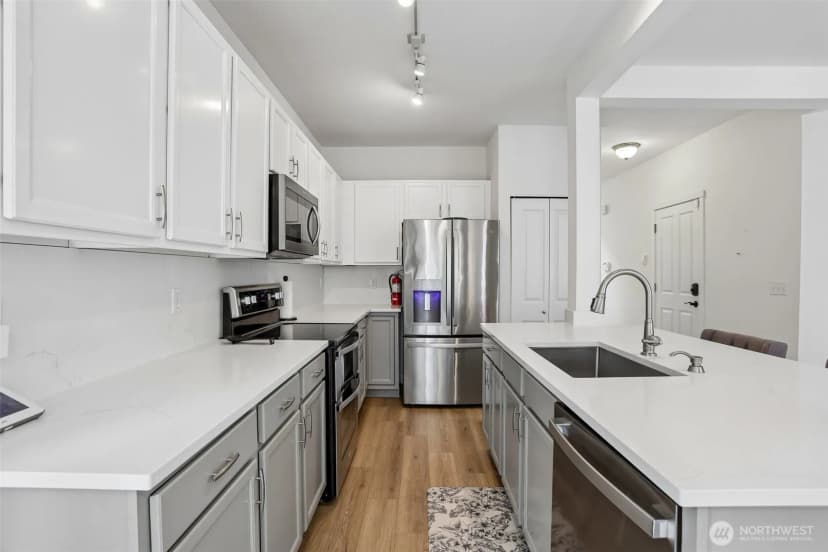 Property photo for 3951 S Chicago St, Seattle photo 11