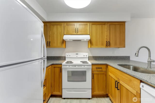 Property photo for 4895 76th Street Sw #d-302, Mukilteo photo 5
