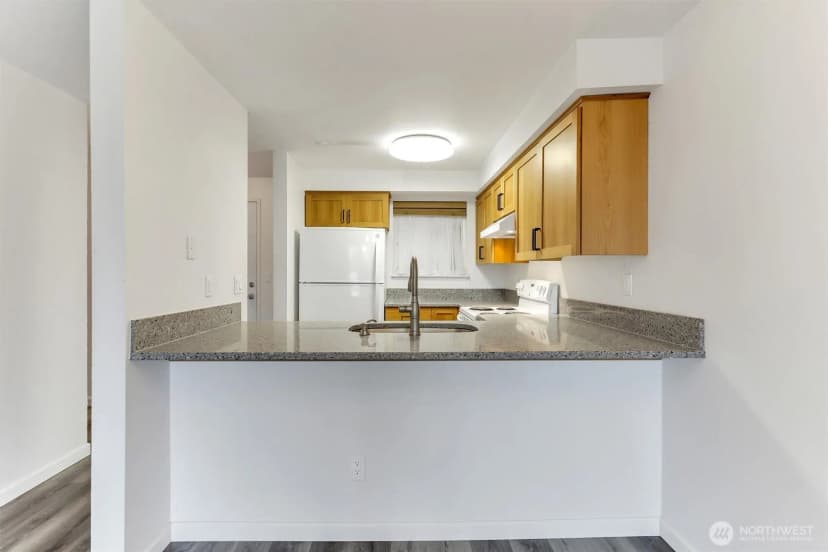 Property photo for 4895 76th Street Sw #d-302, Mukilteo photo 9