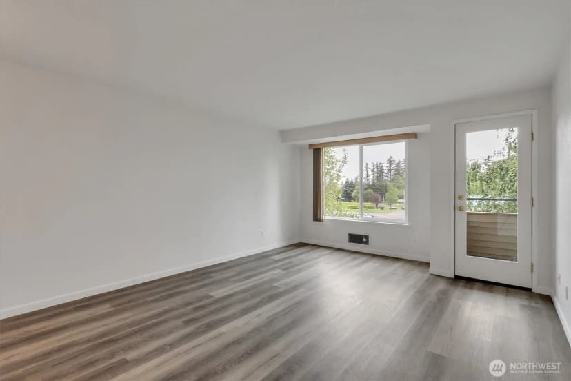 Property photo for 4895 76th Street Sw #d-302, Mukilteo photo 7