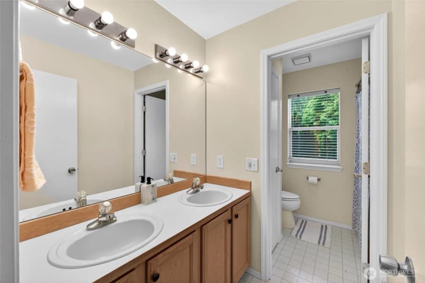 Property photo for 24323 129th Avenue Se, Kent photo 26