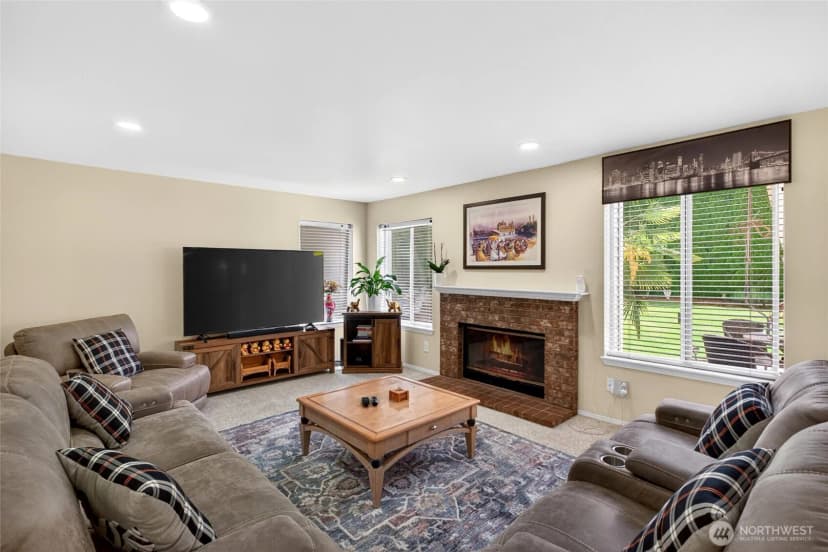 Property photo for 24323 129th Avenue Se, Kent photo 11