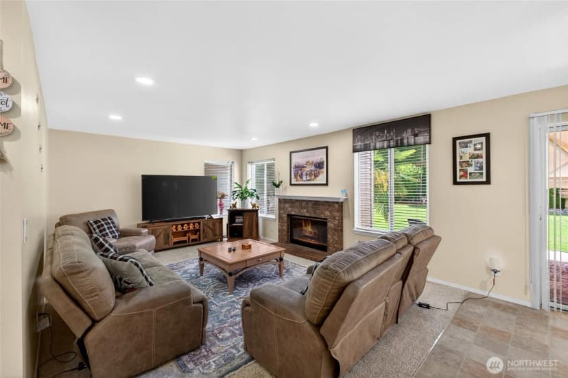 Property photo for 24323 129th Avenue Se, Kent photo 12