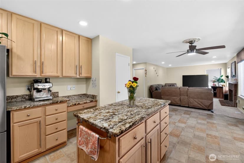 Property photo for 24323 129th Avenue Se, Kent photo 14