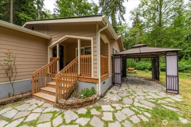 Property photo for 2579 Green Acres Lane, Oak Harbor photo 3