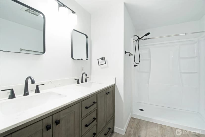 Property photo for 2725 124th Avenue Ct E, Edgewood photo 11