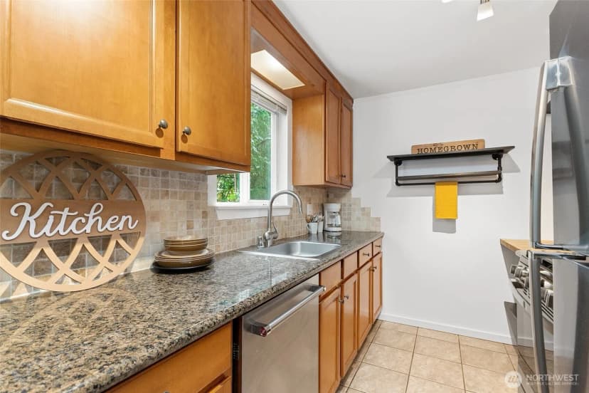 Property photo for 14531 Dayton Avenue N #1, Shoreline photo 6
