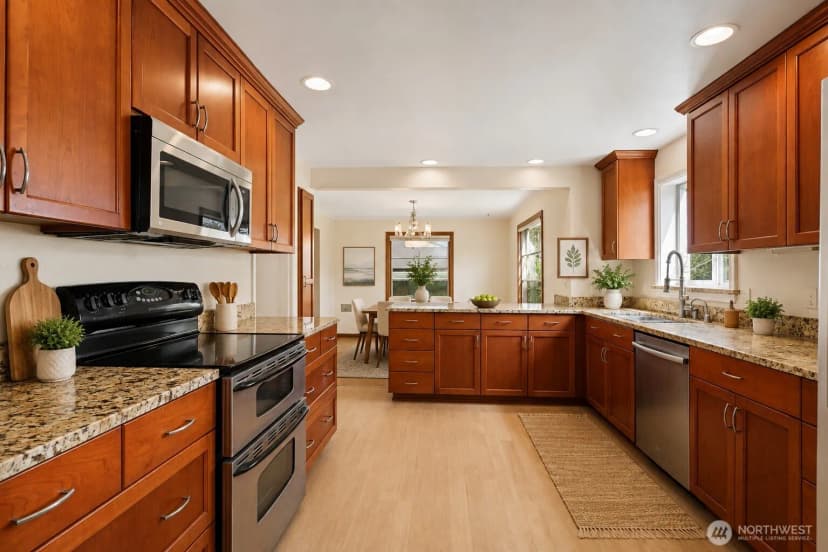 Property photo for 6901 40th Avenue Sw, Seattle photo 16