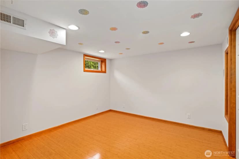 Property photo for 6901 40th Avenue Sw, Seattle photo 30