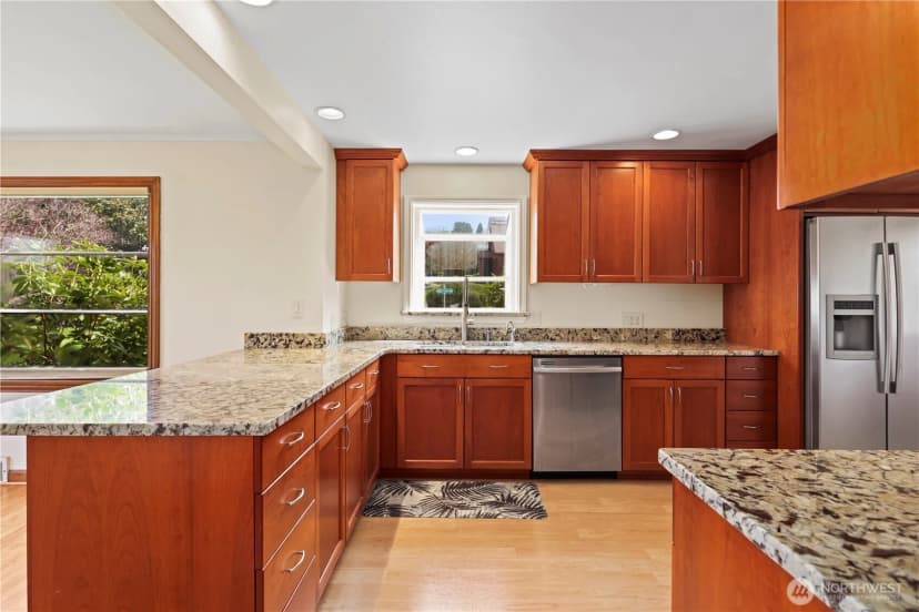 Property photo for 6901 40th Avenue Sw, Seattle photo 17