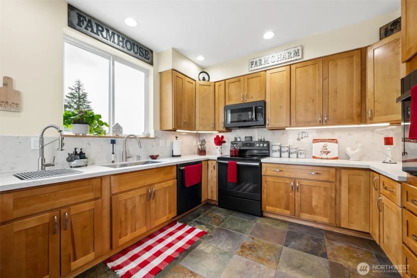 Property photo for 90 W Jeanne Saeger Park, Shelton photo 17