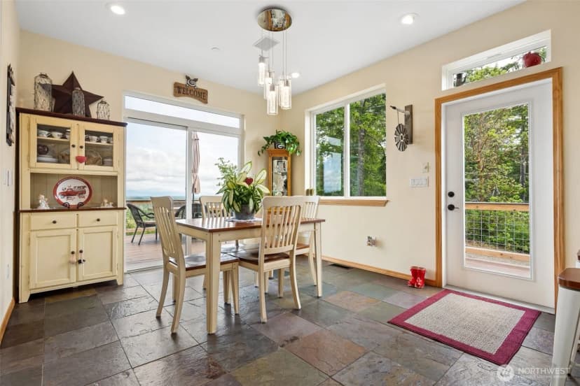 Property photo for 90 W Jeanne Saeger Park, Shelton photo 15